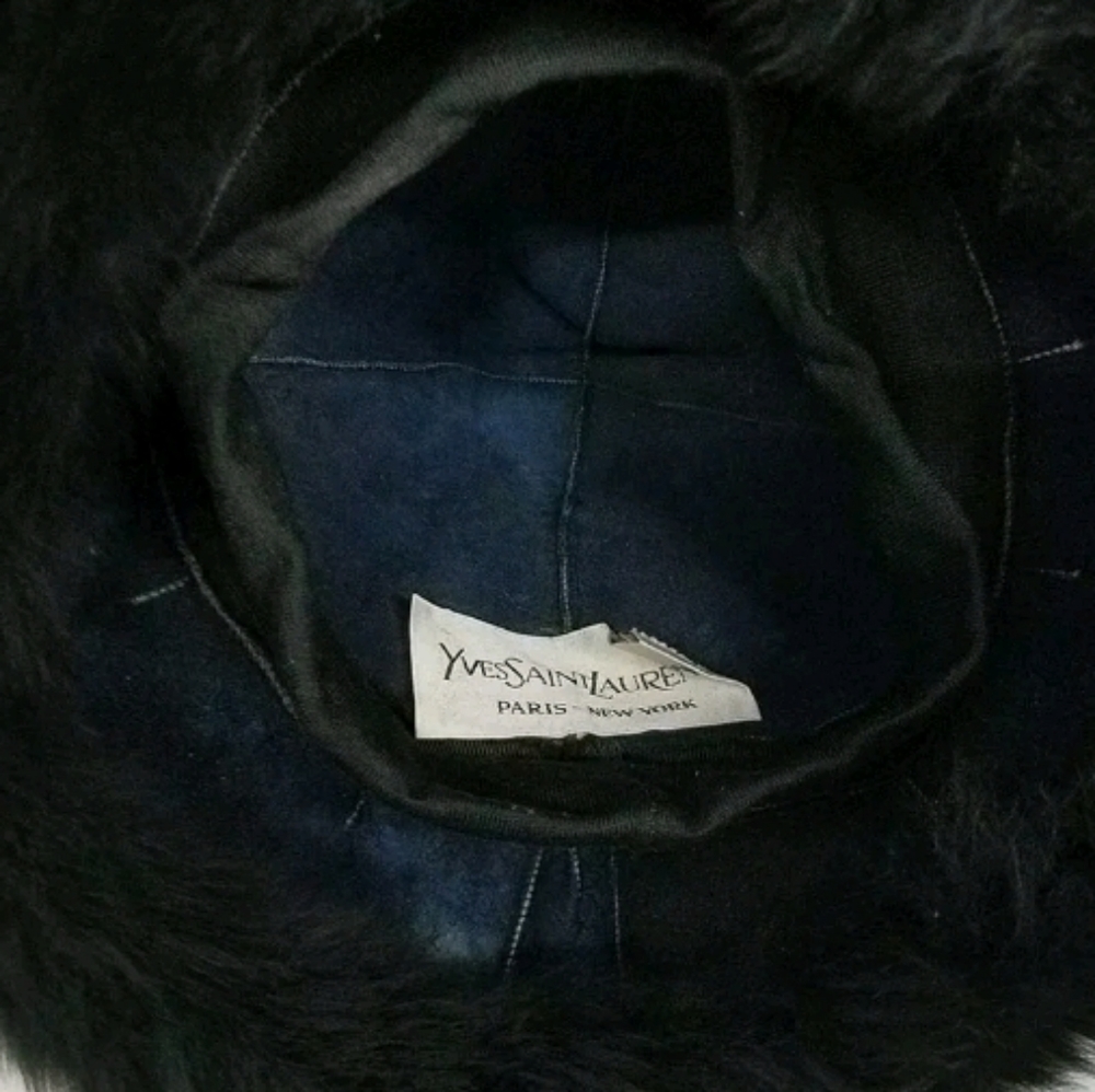 Yves Saint Laurent Black Faux Fur on Suede - Picture 5 of 8